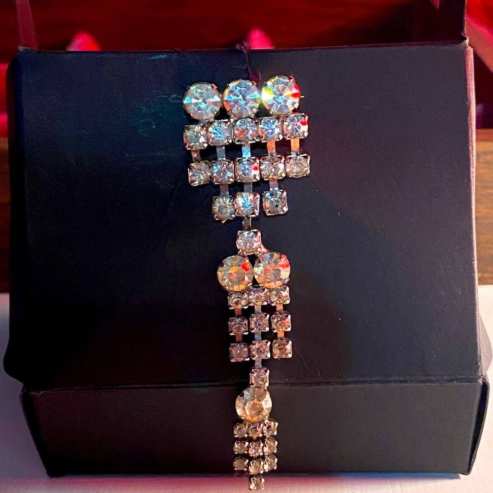 Vintage antique Deco chandelier brooch/pin silver with Czech glass rhinestones